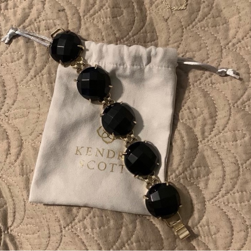 Kendra Scott bracelet